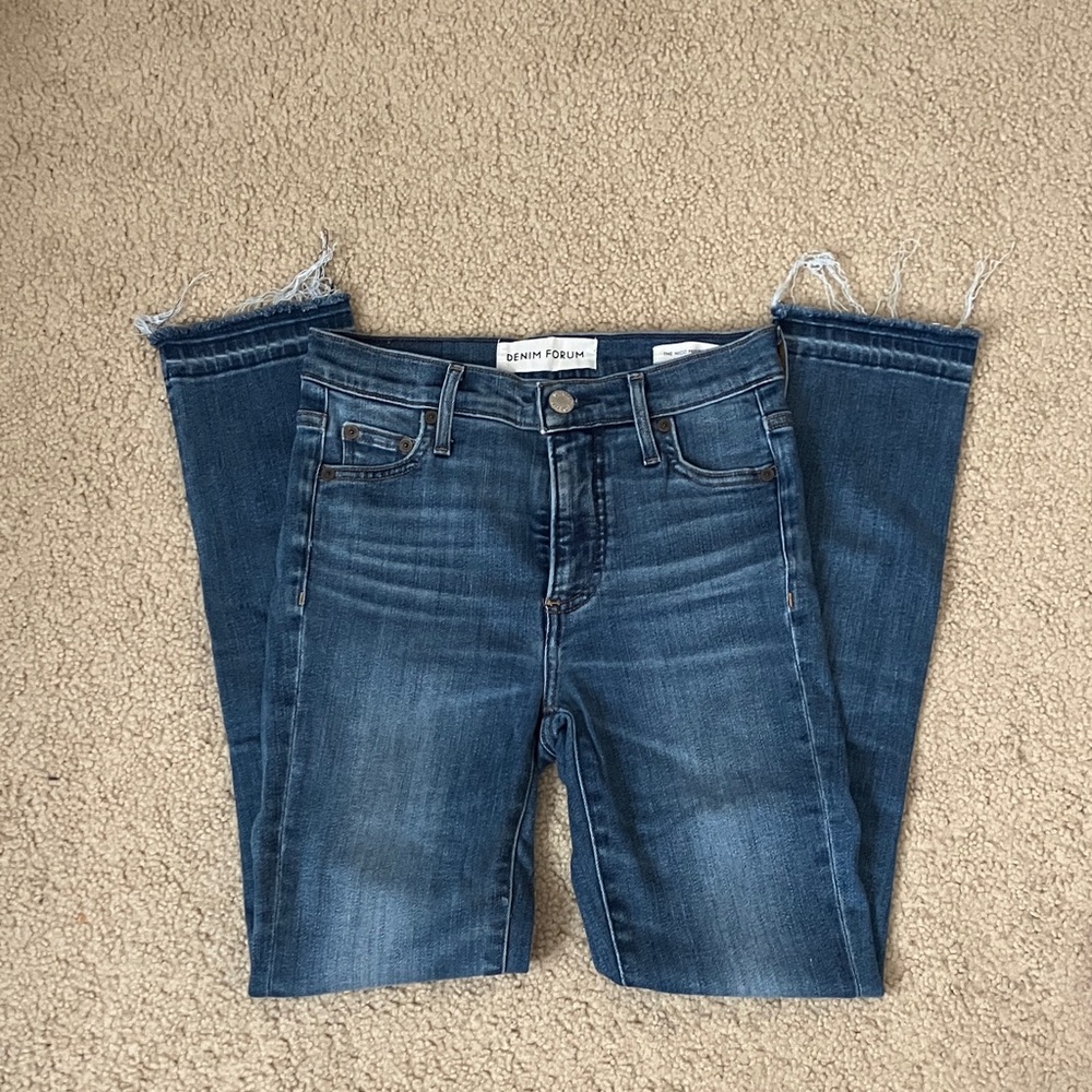 Denim Forum The Nico Midrise Skinny Crop, 00-23, raw hem, like new